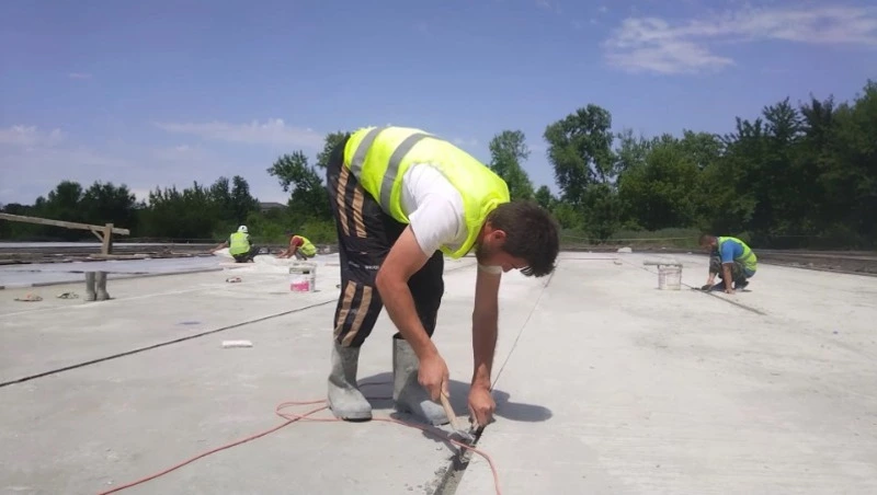 Алексей Белик посетил объекты капитального ремонта в донецком Шахтерске