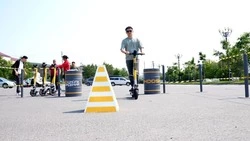 В Южно-Сахалинске открыли школу вождения электросамокатов