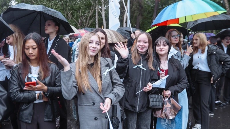 Больше 1300 первокурсников начали учебный год в Сахалинском госуниверситете