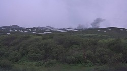 Вулкан на Северных Курилах выбросил новый столб пепла