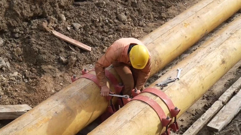 В одном из районов Южно-Сахалинска из-за замены труб отключат горячую воду