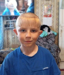 В Томаринском районе ищут 9-летнего мальчика в серой куртке