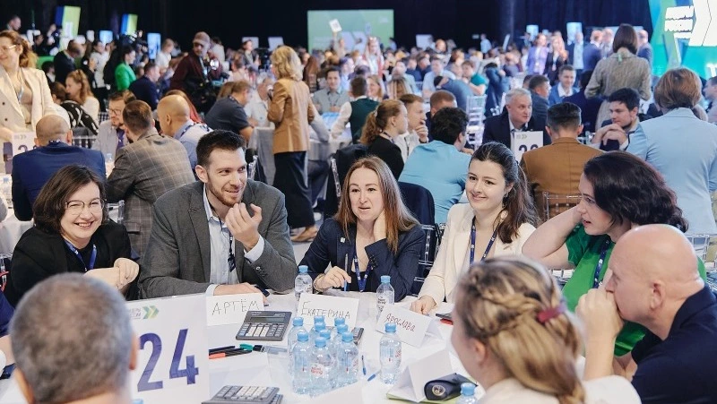 В команды онлайн-полуфинала конкурса «Лидеры России. Команда» вошли 13 сахалинских управленцев