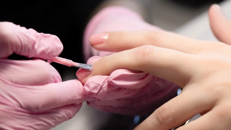 Лунный календарь маникюра на апрель 2024 года: благоприятные дни для похода к мастеру