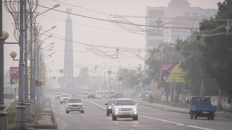 «Как будто в Якутске»: дым и запах гари с утра накрыли Южно-Сахалинск