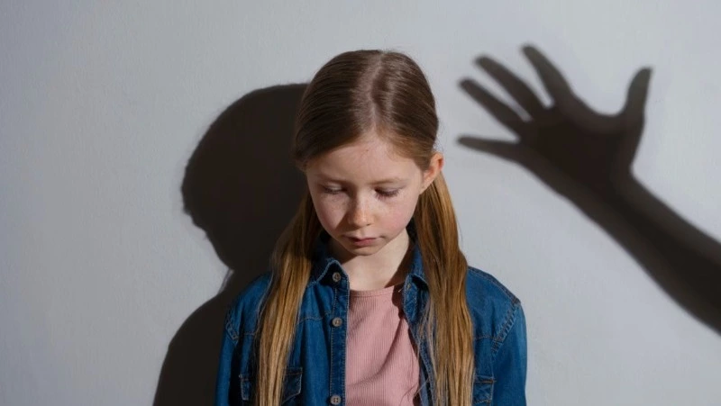 Били, топили, насиловали: за пять лет на Сахалине от истязаний в семьях пострадали 65 детей