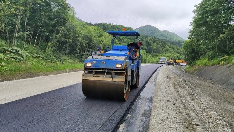 Дорогу между Санаторным и Синегорском заасфальтировали на 80% 