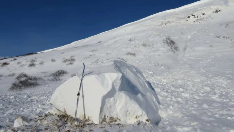 Мощная лавина сошла на Северных Курилах