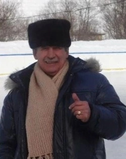 Усатый пенсионер в норковой шапке пропал в Невельске 10 января