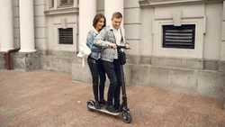 В ПДД закрепили правило «один самокат — один человек» для жителей России