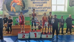 Сахалинские борцы завоевали десять наград Всероссийских соревнований в Биробиджане