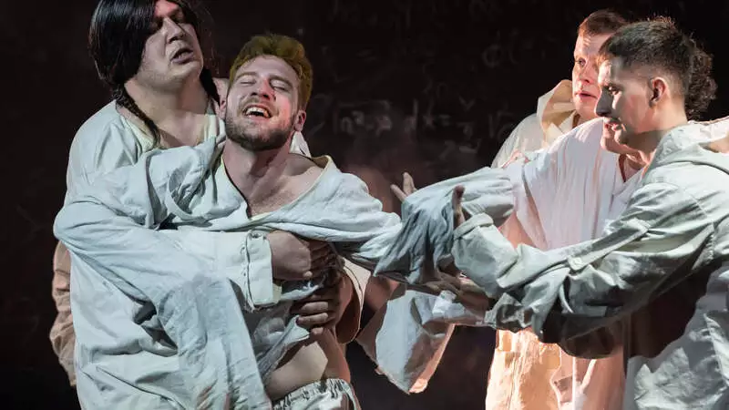 Чехов-центр показал свой вариант знаменитого романа Кена Кизи