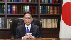 Новый премьер-министр Японии будет совмещать два важнейшних поста