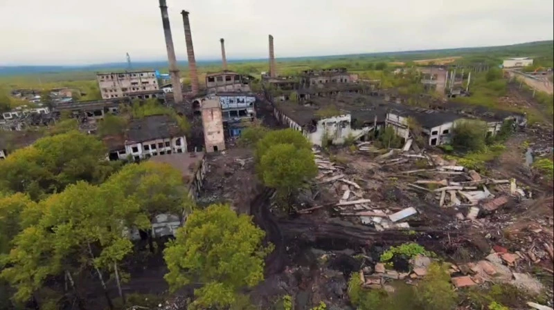 Руины японского бумзавода на Сахалине показали с высоты птичьего полета 