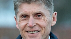 Региональные власти поздравляют островитян с Днем железнодорожника