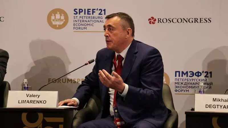 Сеть электротранспорта и водородные поезда на Сахалине обсудили на ПМЭФ-21