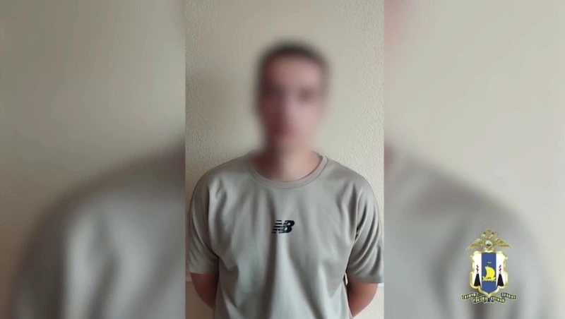 Полицейские задержали подозреваемого в массовых кражах денег со счетов сахалинцев жителя Луганска