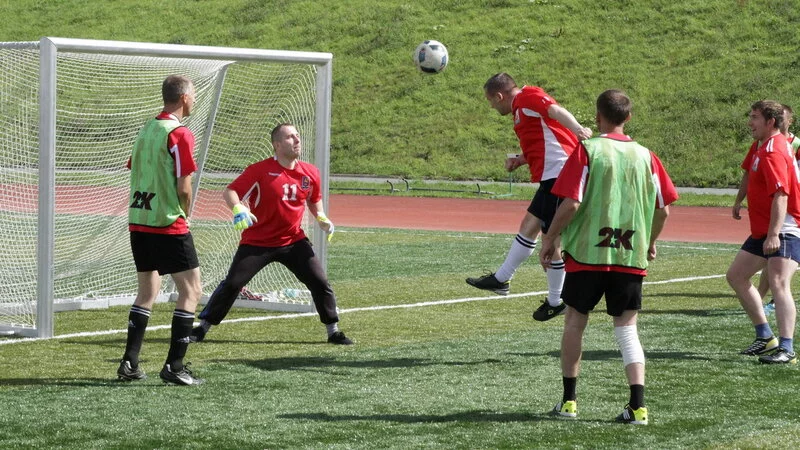 Холмские чиновники лучше всех сыграли в мини-футбол