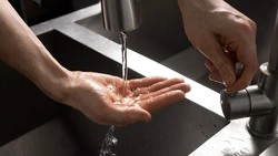 Жители северной части Южно-Сахалинска остались без воды из-за аварии