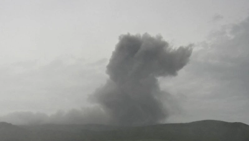 Вулкан Эбеко выбросил трехкилометровый столб пепла