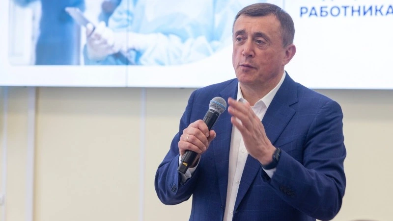 Лимаренко поздравил медицинских работников с профессиональным праздником