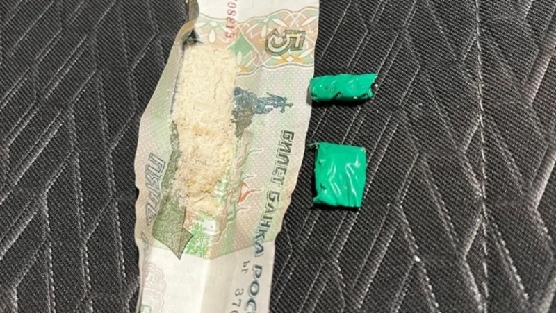 Нервный пешеход попался ДПС с наркотиками в Южно-Сахалинске