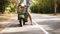 Двое жителей Поронайска получили «уголовку» за поездку на угнанном мопеде