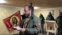Богослужение провели в зоне СВО для сахалинских бойцов