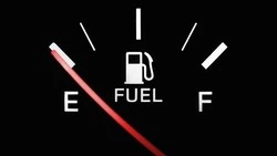 Сахалин возглавил десятку регионов с самым дорогим бензином