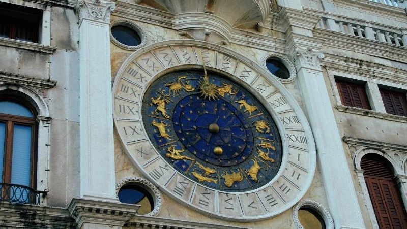 Гороскоп на 8 апреля: болтливые Овны, неотразимые Весы и Девы-интеллектуалы