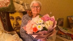 В День защитника Отечества Южно-Сахалинск поздравил ветерана и узницу концлагерей с 93-летием