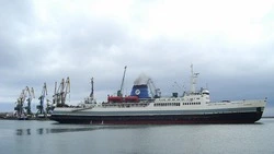 Паромную переправу между Ванино и Холмском закрыли из-за плохой погоды