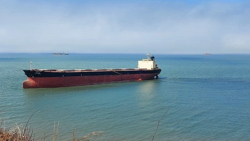 Иностранный сухогруз КС Наdong сняли с мели на Сахалине