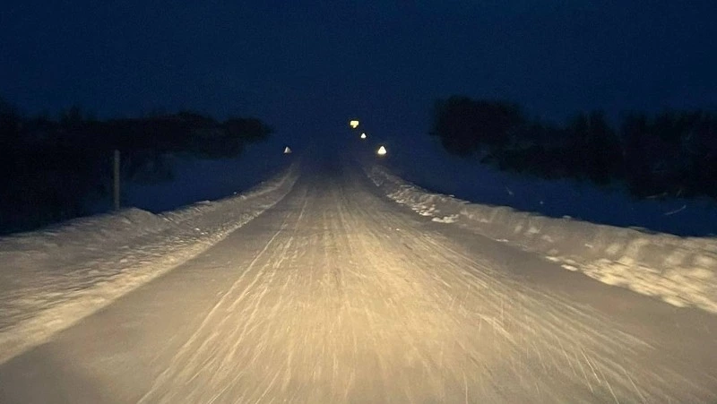 На Сахалине продолжают расчищать дороги от снега: две трассы в работе