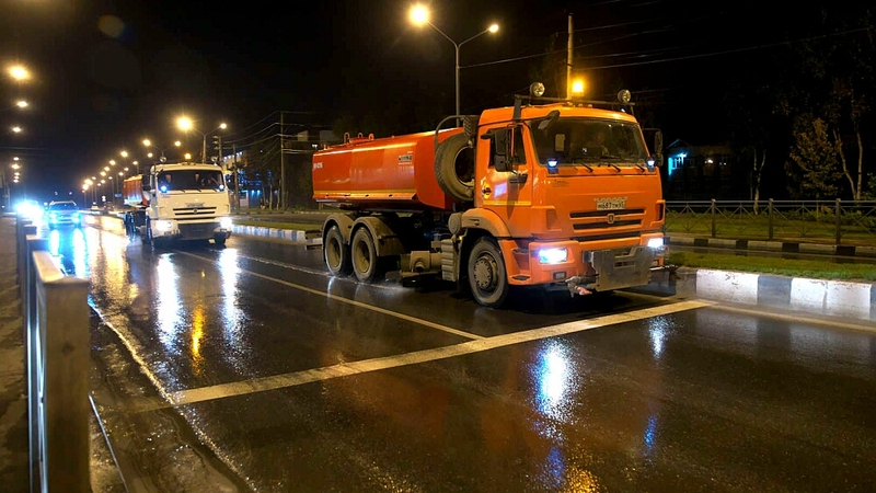 В Южно-Сахалинске за сутки с дорог убирают 30 тонн мусора