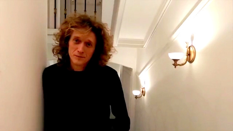 Новогодняя СТИХия: поздравления от звезды «Края света»