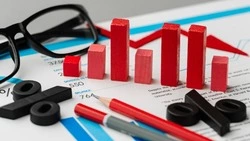 Банки России снижают процентные ставки по депозитным счетам