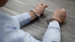 В Тымовском районе мужчина стал фигурантом уголовного дела за уклонение от надзора