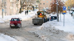 Улицы Южно-Сахалинска продолжат чистить от снега после циклона