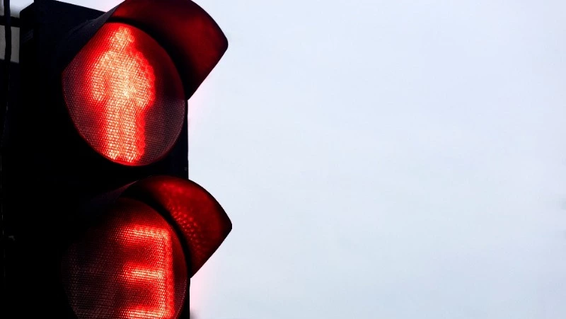 Светофор отключили на активном перекрестке Южно-Сахалинска утром 9 августа