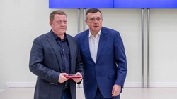 Губернатор Сахалинской области вручил орден Дружбы сыну умершего Виталия Гомилевского