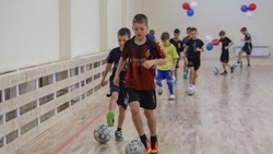 В селе Быков открыли обновленную спортшколу с дубовым паркетом и тренажерным залом