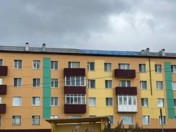 Поврежденные тайфуном «Хиннамнор» крыши домов отремонтируют в Шахтерске