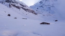 Жителей Быкова предупредили о возможном сходе лавины у родника