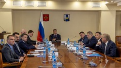 Развитие авиакомпании «Аврора» обсудили на совещании в Южно-Сахалинске