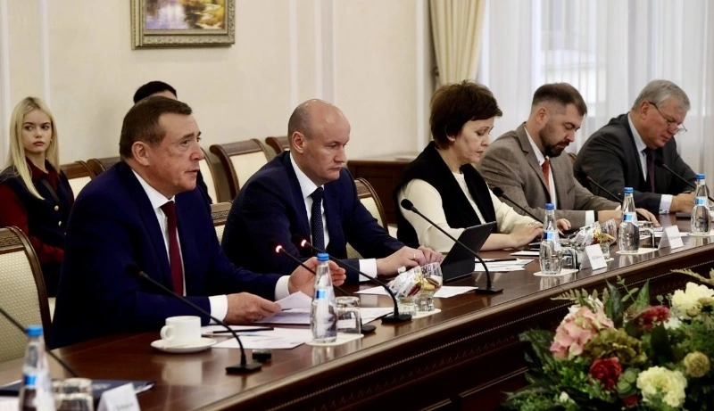 Валерий Лимаренко обсудил с вице-премьером Беларуси поставку тяжелой техники и эко-автобусов