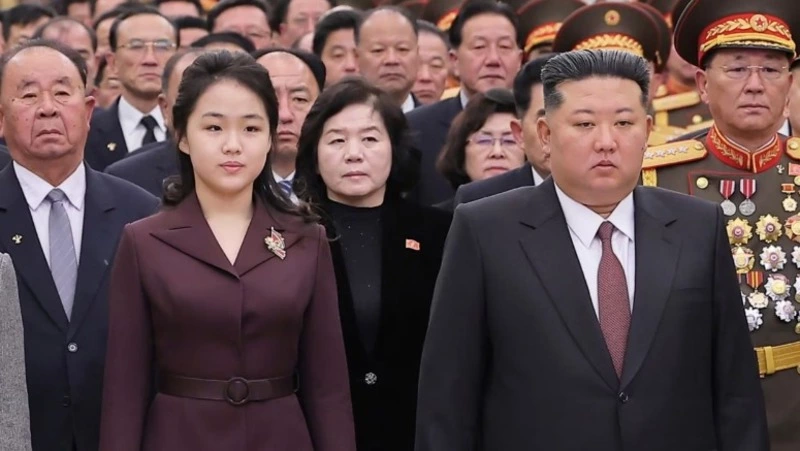Разведка Южной Кореи: 13-летняя дочь Ким Чен Ына возглавила ракетное управление