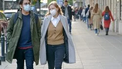 Ученые выяснили, могут ли вакцинированные заражать коронавирусом других