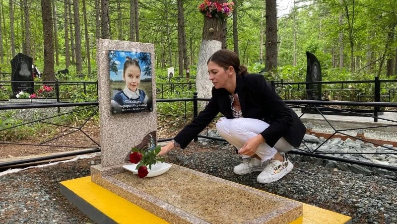 Сахалин скорбит: жители островов почтили память Вики Тепляковой 