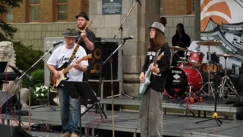 Катя Счастливая и группа «ИНАУ» выступят на «Поющем музее» в Южно-Сахалинске 